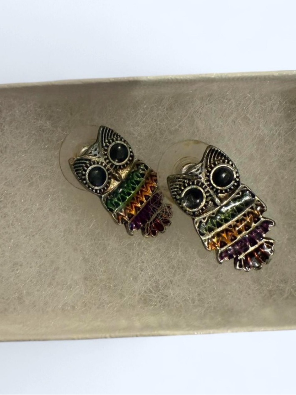 2010s Wet Seal Multicolor Owl Stud Earrings - Silver Tone. Y2K Tumblr Viral